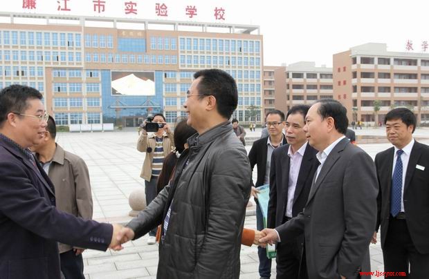 市人大教育考察组到我校参观考察 - 廉江市实验学校