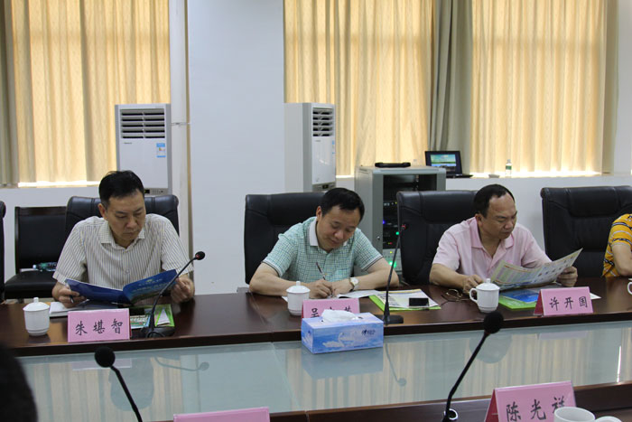 徐闻县副县长吴宗燕率队到我校调研