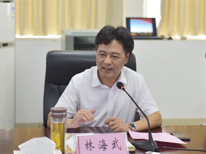 教师节将至湛江市委常委陈光祥廉江市委书记林海武一行莅临我校慰问